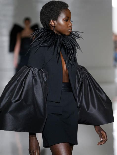 sfilata givenchy ss19|Givenchy SS19 Haute Couture Set Reveal .